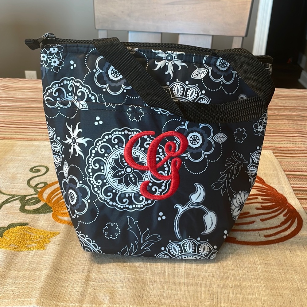 Thirty one small lunch bag. Retired style!